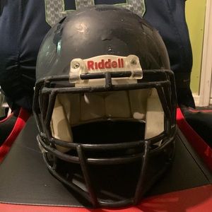 Medium dark blue Riddell Helmet